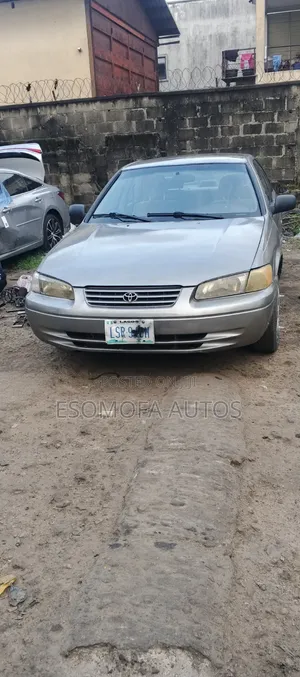 Toyota Camry Automatic 1999 Gray