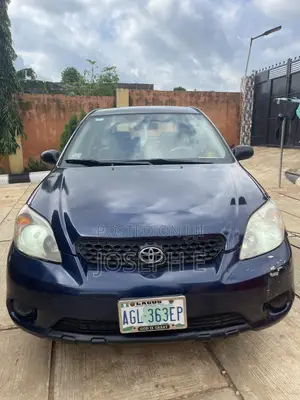 Toyota Matrix XR Hatchback FWD (1.8L 4cyl 4A) 2004 Blue