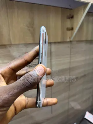 Apple iPhone X 64 GB White