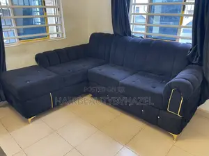 Luxury 5-Seater L-Shaped Sofa With Matching Single Seater