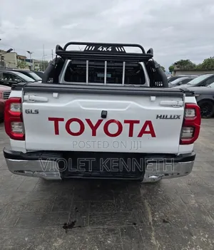 Toyota Hilux 2019 White