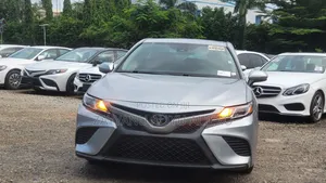 Toyota Camry 2019 Silver