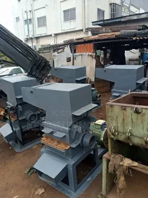 Waste Plastic Crushing Machine