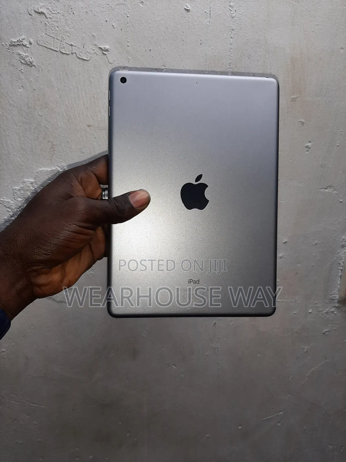 Apple iPad 9.7 32 GB Black