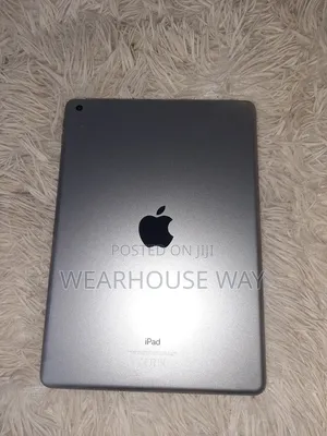 Apple iPad 9.7 32 GB Black