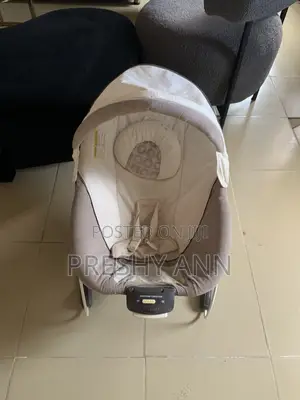 Neatly Used Baby Rocker – ₦30,000
