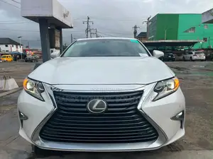 Lexus ES 350 FWD 2017 White