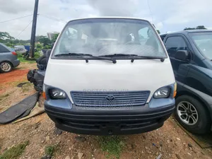 Toyota HiAce 2006 White