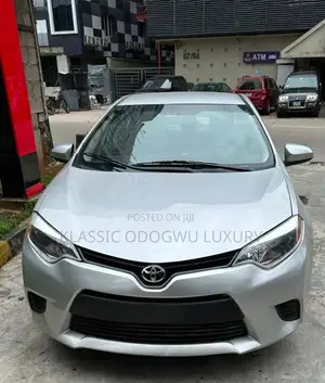 Toyota Corolla LE Premium 4dr Sedan (1.8L 4cyl CVT) 2015 Silver