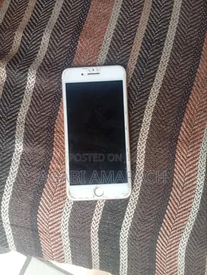 Apple iPhone 8 Plus 64 GB White