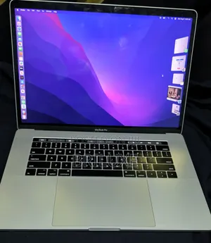 Laptop Apple MacBook Pro 2017 1GB Intel Core i7 SSD 500GB