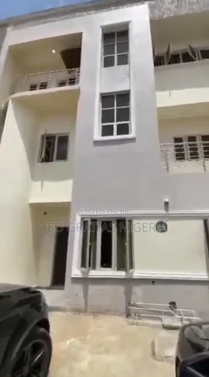4bdrm Townhouse/Terrace in Estate, Life Camp for sale