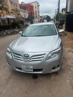 Toyota Camry 2010 Silver