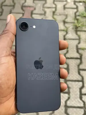 Apple iPhone 16e 128 GB Black