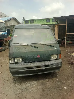 Mitsubishi L300 2003 Green