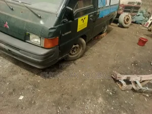 Mitsubishi L300 2003 Green