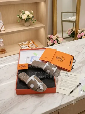 Achalugo Hermes Slippers