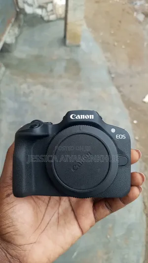 Canon Eos R100 Lens Rf-S 18-45mm
