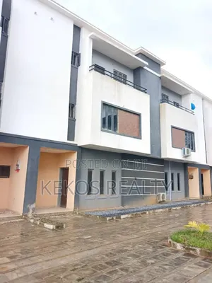 5bdrm Townhouse / Terrace in Kaura for rent