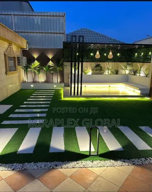 Green Artificial Turf for Home Landscaping