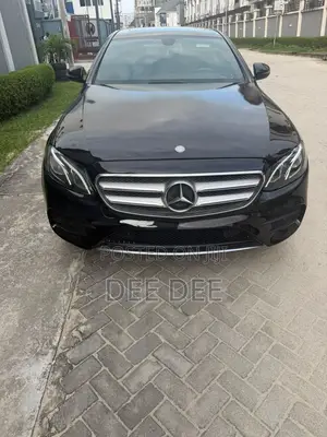 Mercedes-Benz E300 4Matic AWD Sedan (2.0L 4cyl 9A) 2017 Black