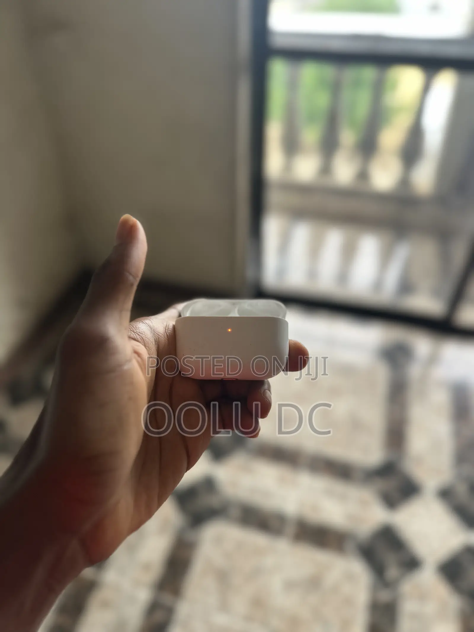 AirPod Pro Charging Case (First Generation)