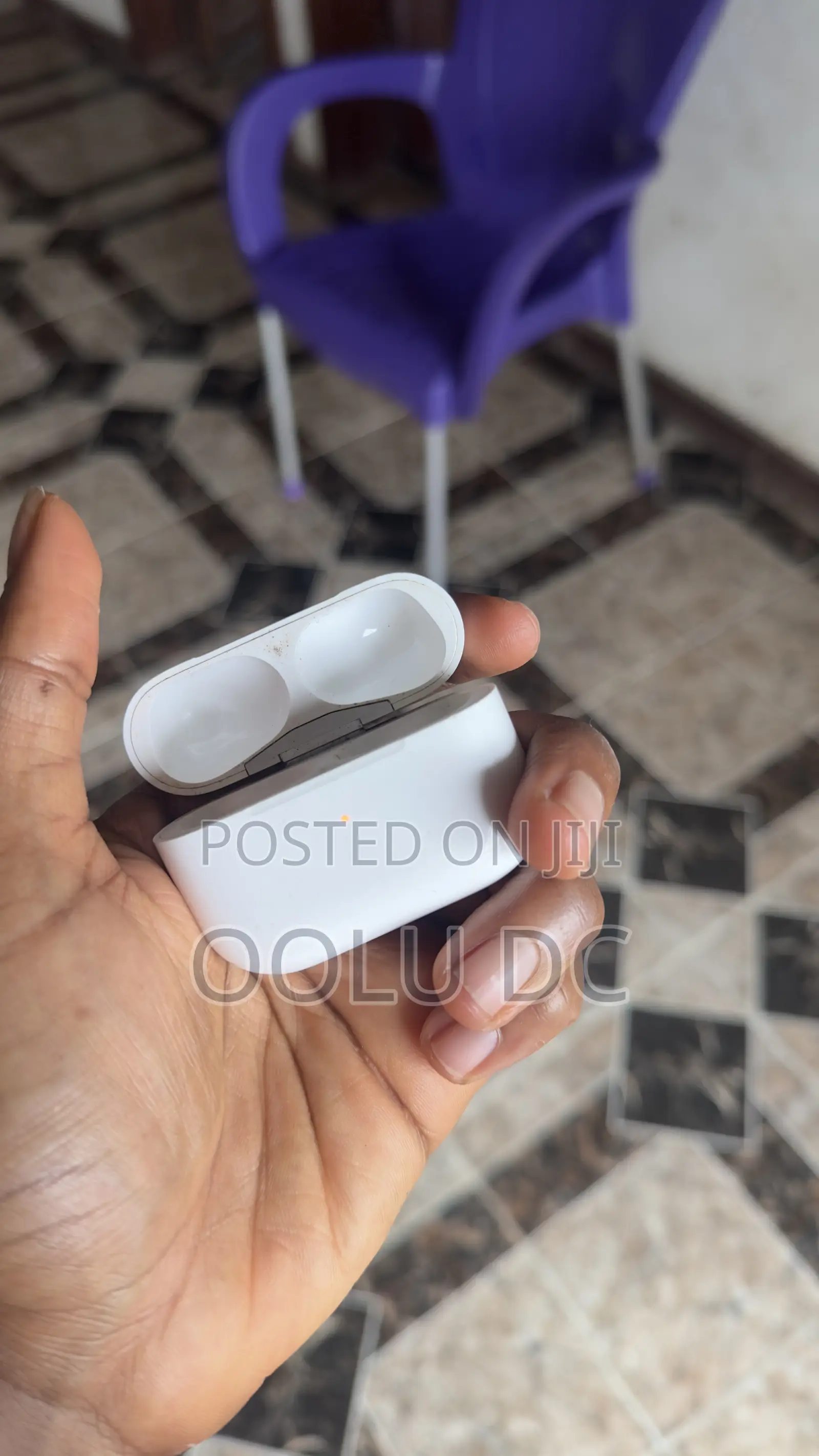 AirPod Pro Charging Case (First Generation)