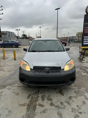 Toyota Matrix Hatchback FWD (1.8L 4cyl 5M) 2008 Silver