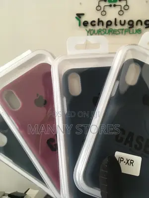 iPhone XR Pouches