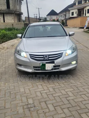 Honda Accord 2011 Silver