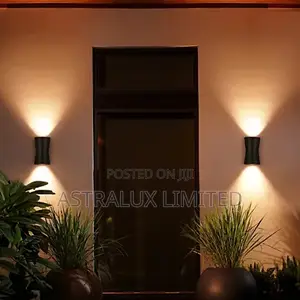 Philips Radiant 2WAY Outdoor/Wall Light 10W IP65 WW