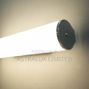 Philips MERAKI Round Bathroom Wall Light 20W IP44 Warm White 582106