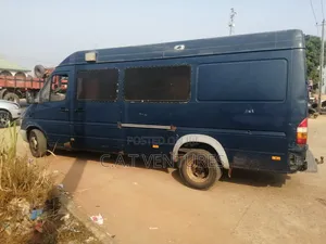 Mercedes-Benz Sprinter 2010 Blue