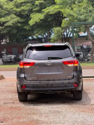 Toyota Highlander 2019 Gray