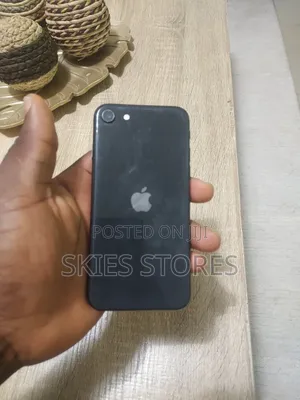 Apple iPhone SE (2020) 64 GB Black