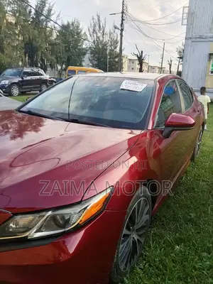 Toyota Camry SE FWD (2.5L 4cyl 8AM) 2018 Red