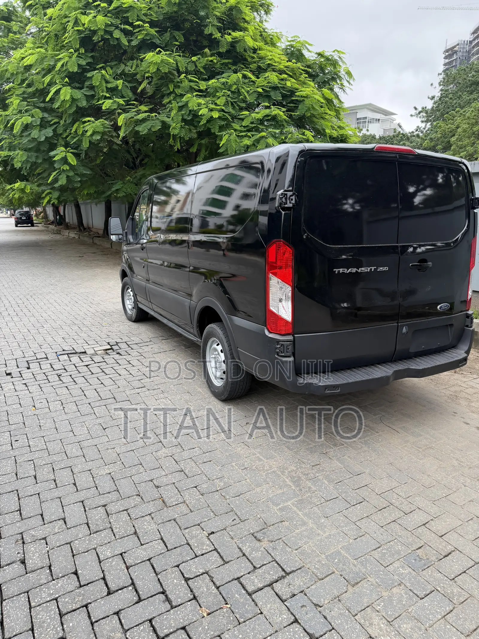 Ford E250 2016 Black