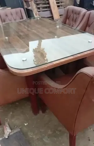Top Quality 6 Seaters Luxury Dining Set