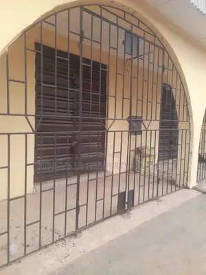 Big Shop With Bulglary for Rent