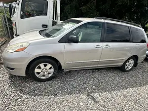 Toyota Sienna 2010 Beige
