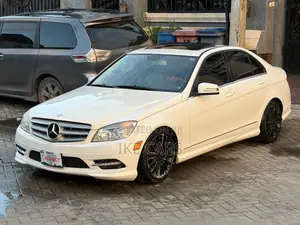 Mercedes-Benz C300 Sport 4Matic Sedan AWD (3.0L 6cyl 7A) 2011 White
