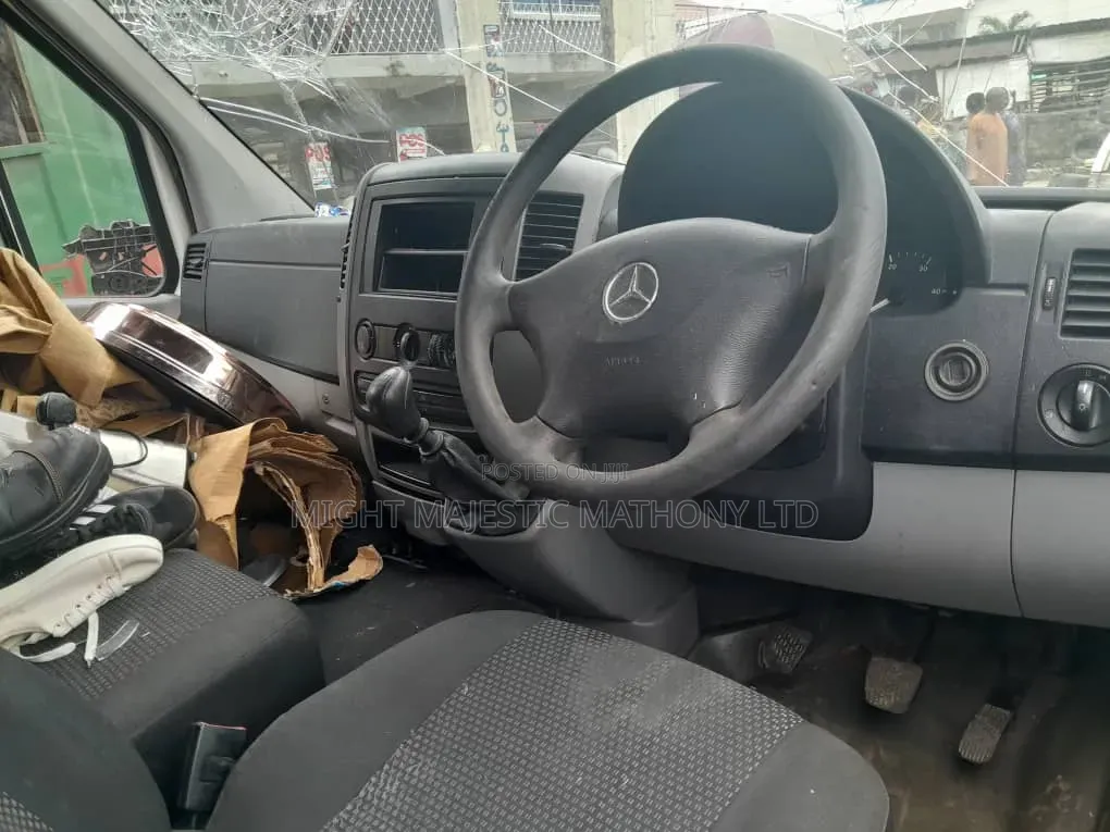 Mercedes-Benz Sprinter 2005 White