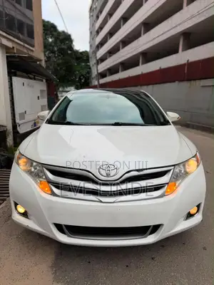 Toyota Venza LE AWD 2013 White