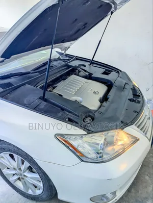 Lexus ES 2012 White