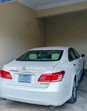 Lexus ES 2012 White
