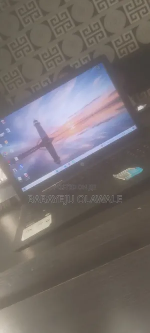 Laptop HP EliteBook 840 G5 8GB Intel Core i3 SSHD+SSD 256GB