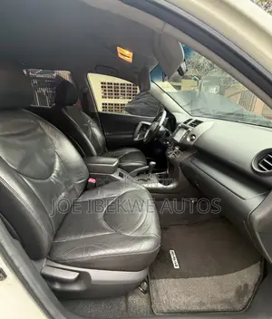 Toyota RAV4 2.5 Limited 4x4 2010 White