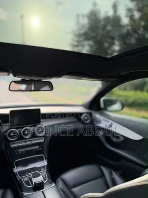 Mercedes-Benz C400 2019 White