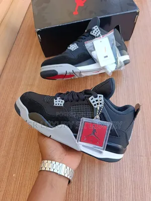 Premium Quality Black White Men’s High-Top Sneakers – Jordan 4 Style