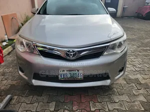 Toyota Camry LE 4dr Sedan (2.5L 4cyl 6A) 2012 Silver